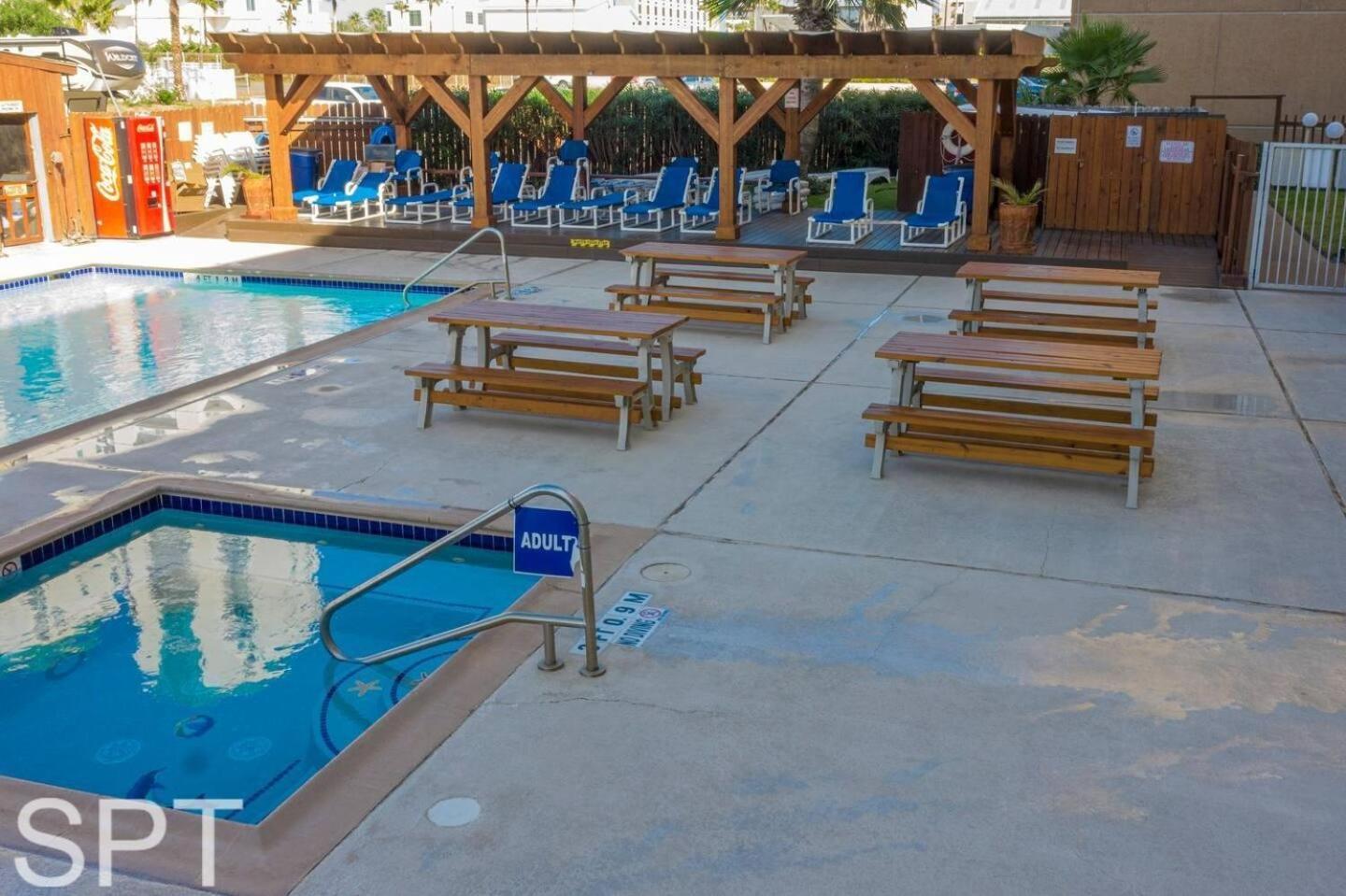 Beach Access Condo With Pool, Hot Tub Area & Bbq - Gulfview I - Unit 213 South Padre Island Kültér fotó